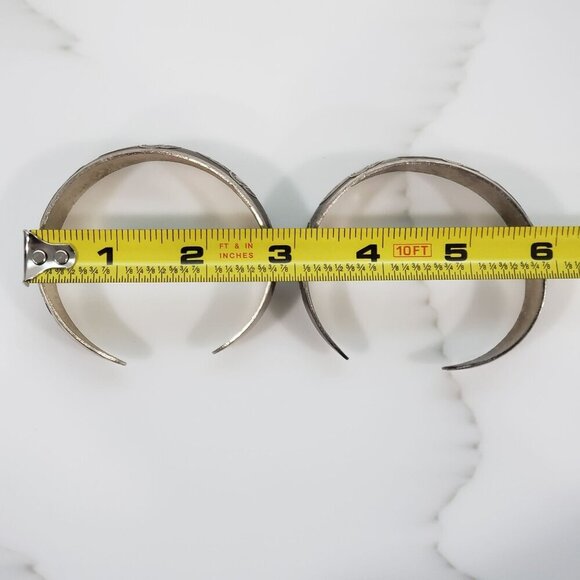 Set of 2 Vintage Elephant Cuff Bangle Bracelets Etched Engraved Boho Silver Tone - Picture 10 of 11